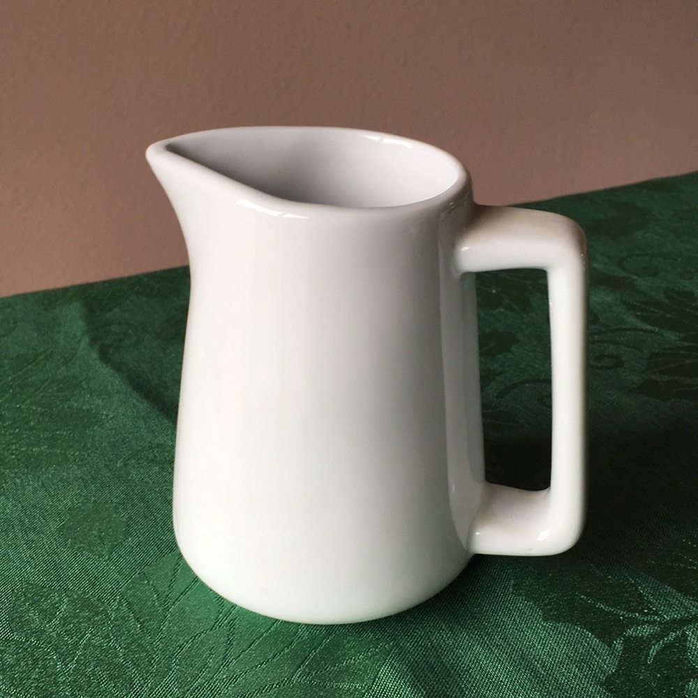 VTG White Porcelain 8 oz Creamer w/Square Handle.